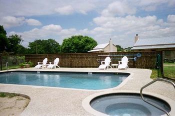 Back Forty Of Fredericksburg Bed & Breakfast Exterior photo